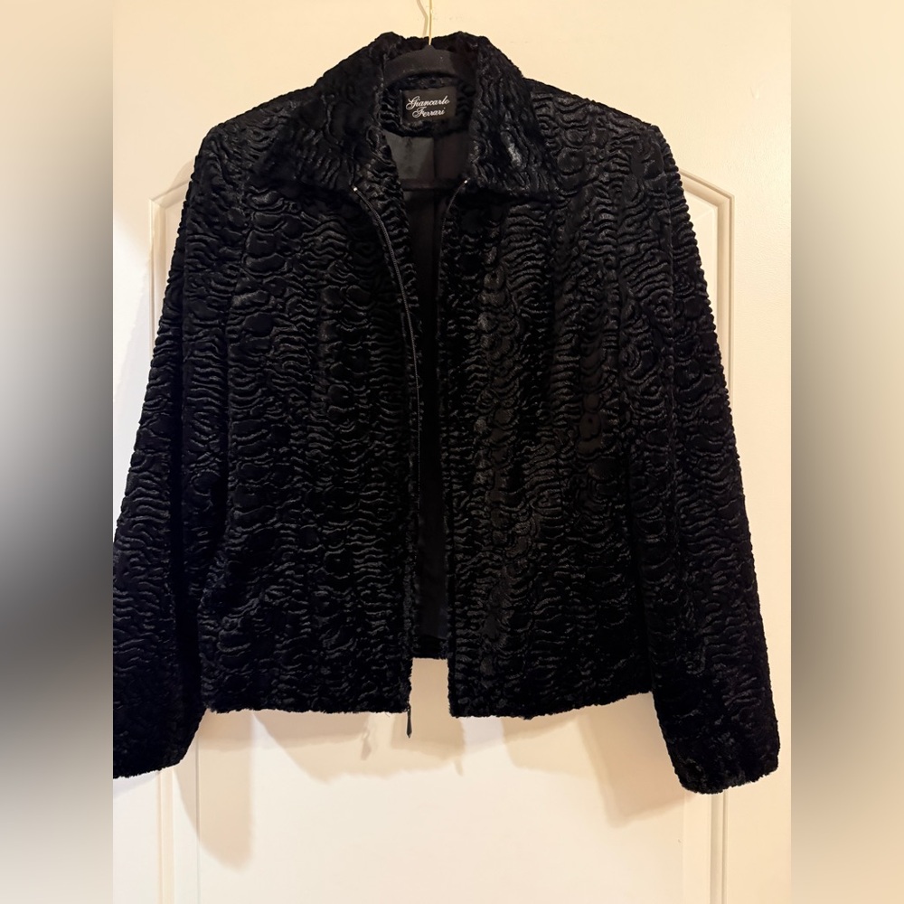 Black Textured Zip-Front Women's Jacket